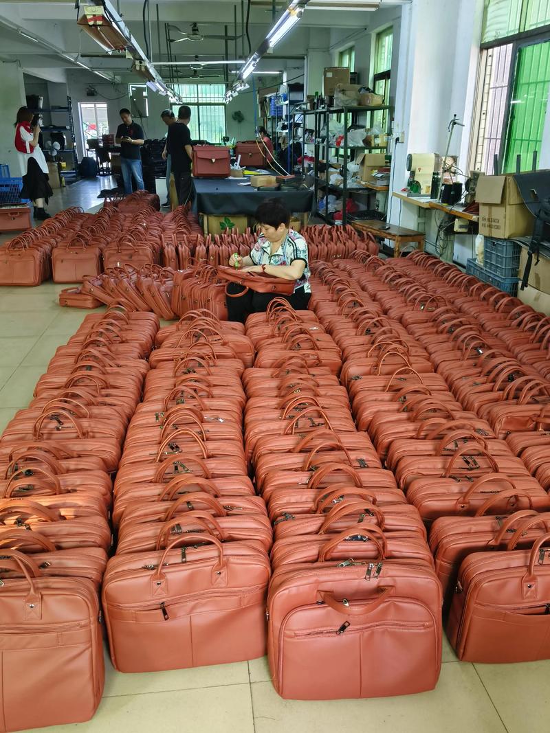 廣東迪先箱包工廠(chǎng) 十年專(zhuān)注研發(fā)生產(chǎn)，品質(zhì)與創(chuàng)新同行